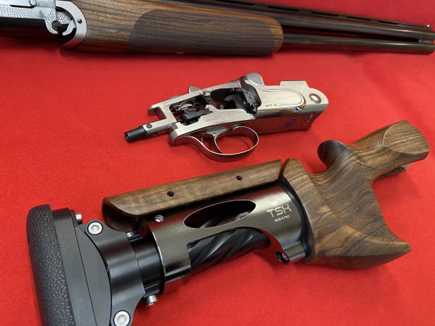 サービス／製品一覧 - (有)サツマ火薬銃砲販売所